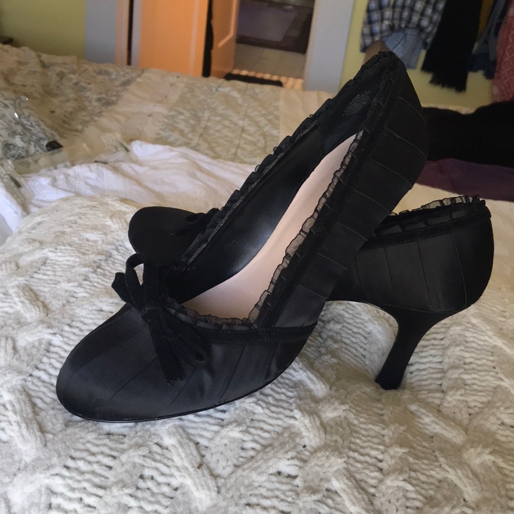 Classy black dress heel